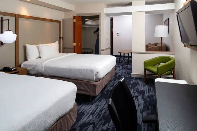 Suite, Multiple Beds، Fairfield Inn Suites By Marriott Greensboro Wendover 1/3
