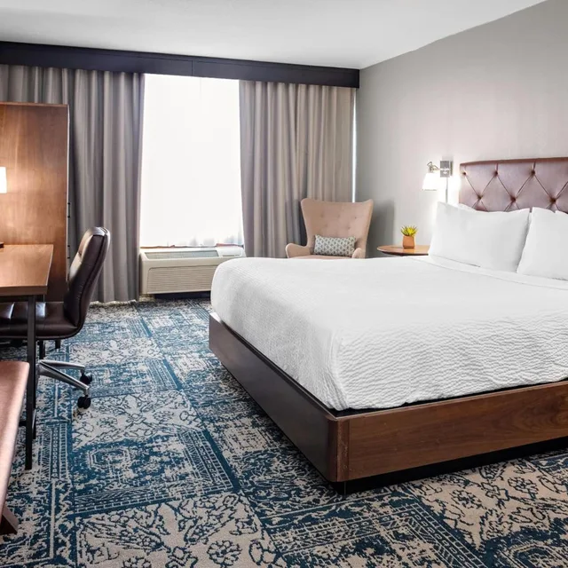 غرفة بسرير كينج، Four Points By Sheraton Memphis East 8/12