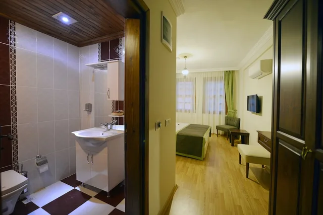 جناح عائلي بسرير كوين بإطلالة على الجبل بغرفتي نوم، Hadrian Gate Hotel 7/7
