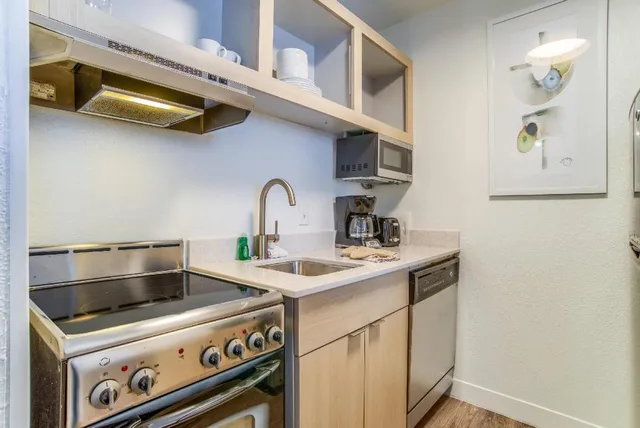 جناح بسرير كوين، MainStay Suites Mobile, AL 5/5