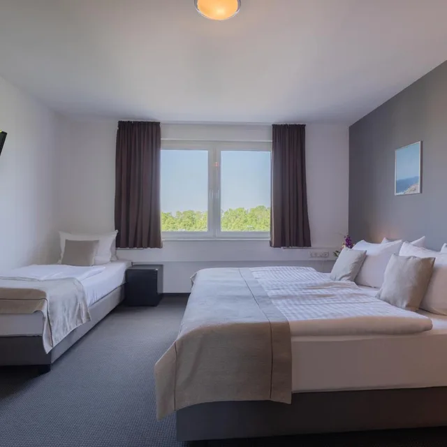 Standard, Triple, Hotel Aviva Neue Messe 4/7