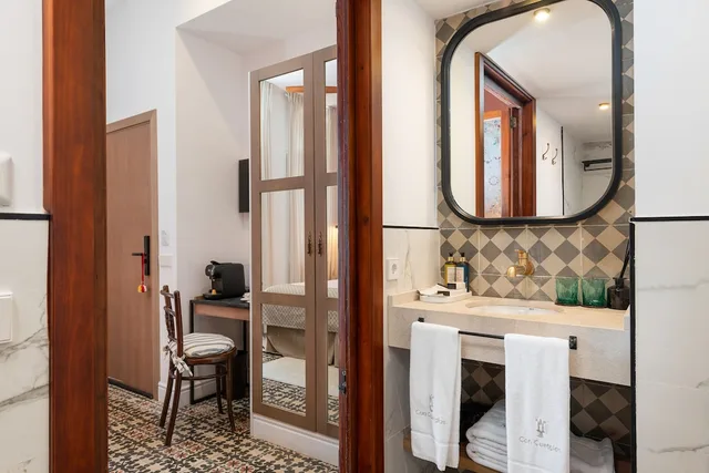 غرفة قياسية بسريرين منفصلين بشرفة، Hotel Can Quetglas 7/8