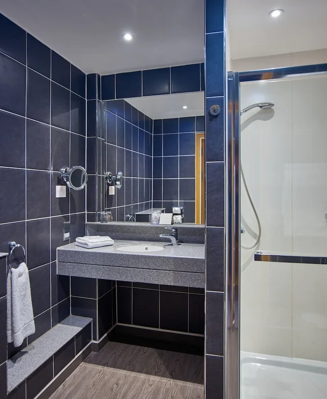 Budget, Double Bed, The Fairlawns Hotel And Spa 8/8