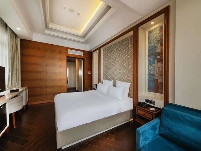 Junior Suite, King Bed, Mercure Istanbul Sirkeci 4/8