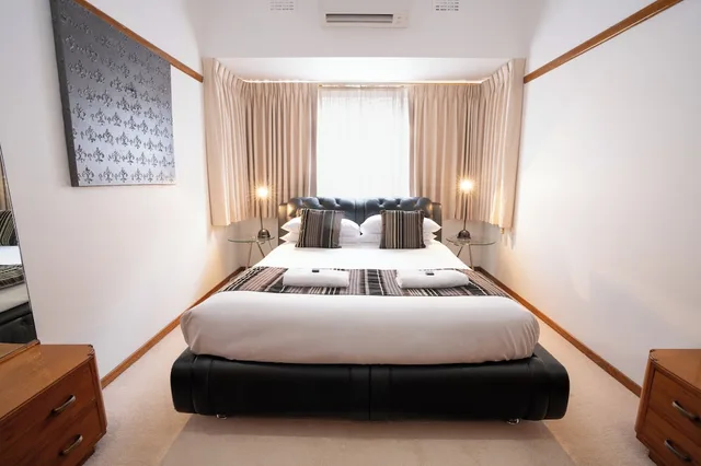 York House, 2 Queen and Twin Beds، Sovereign Park Motor Inn 2/7