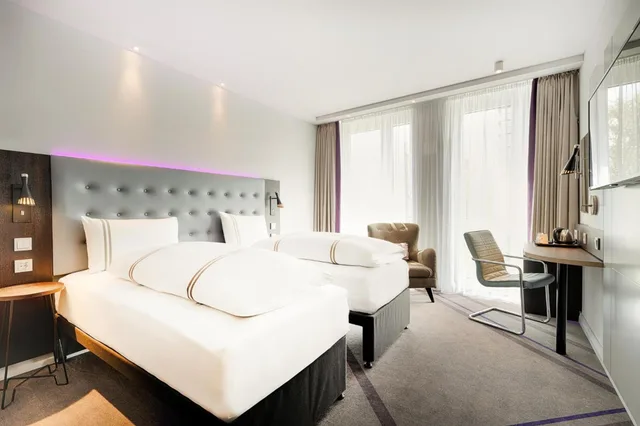غرفة بسرير مزدوج أو سريرين منفصلين، Premier Inn Berlin Alexanderplatz Hotel 1/1