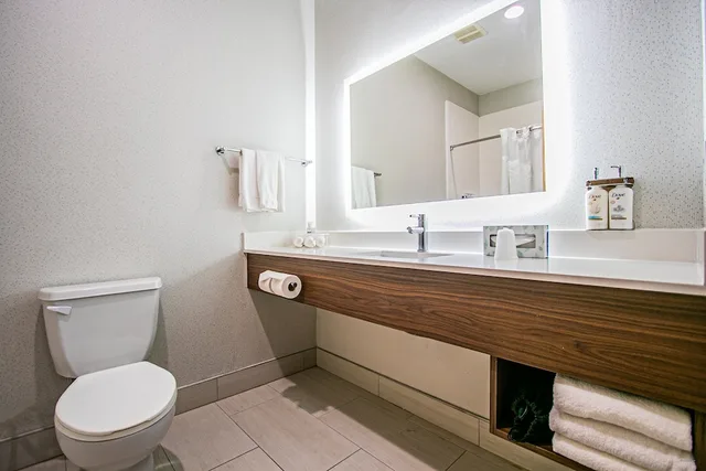 Standard, 2 King Beds, Holiday Inn Express Suites South Padre Island 2/2