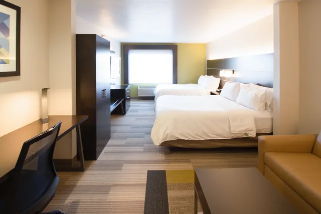 جناح لذوي الإعاقة، Holiday Inn Express Hotel And Suites Worthington 2/3