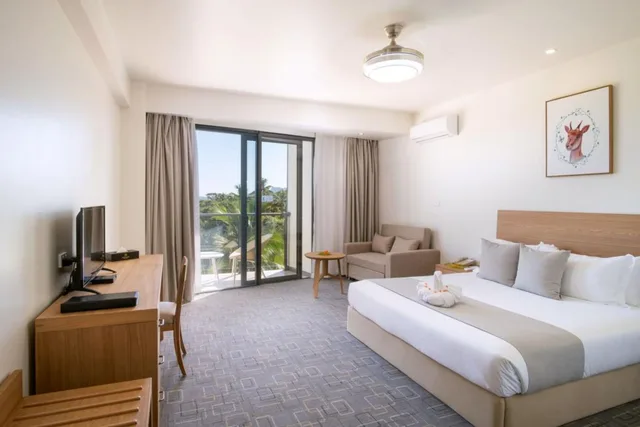Room, King Bed, Bay View, Sofa، Nalagi Hotel 2/10