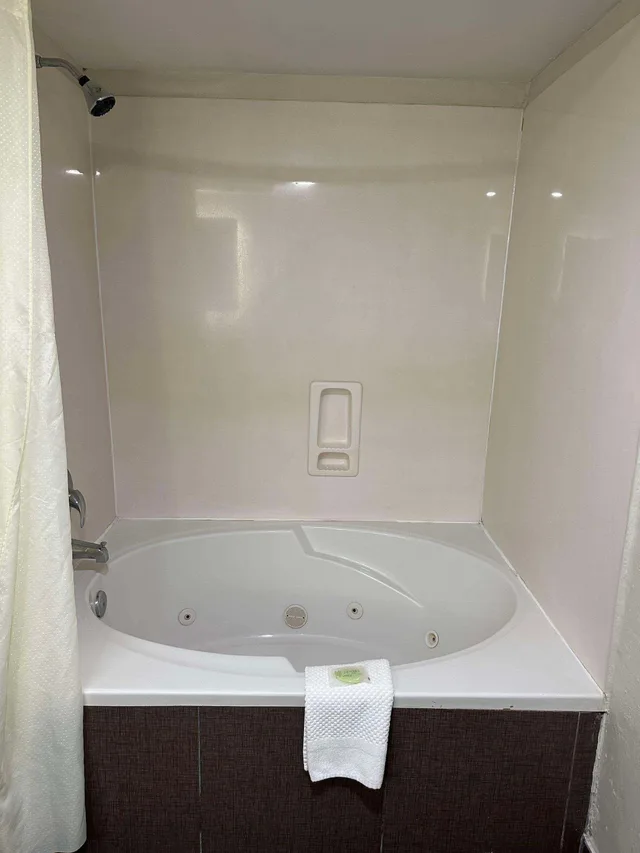 Upgrade, Suite, King Bed، Sleep Inn & Suites Pineville - Alexandria 3/4
