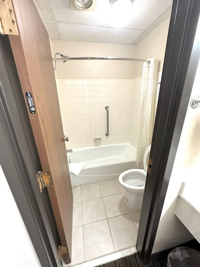 Suite, King Bed, Sofa, Wyndham Garden Salina Conference Center 9/10