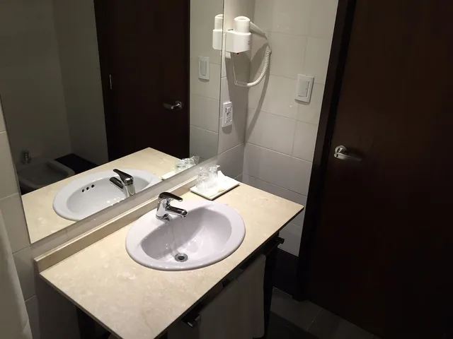Classic, Twin Beds, Crystal Tower Hotel 3/3