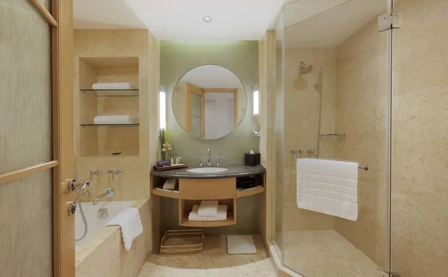 جناح ديلوكس بسرير كينج، DoubleTree by Hilton Hotel Shanghai Pudong 2/2
