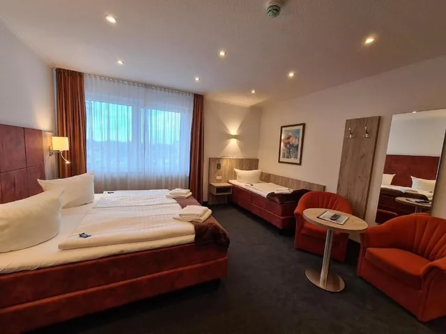 غرفة عائلية ثلاثية بسرير مزدوج، Hotel Am Stadtpark 1/1