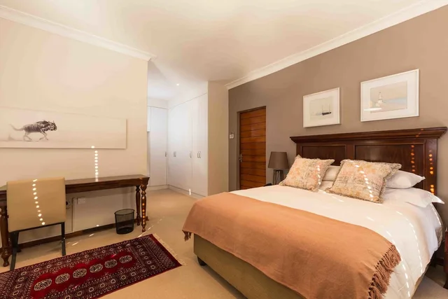 غرفة بريميير بسرير كوين، The Studio Guest House 1/3