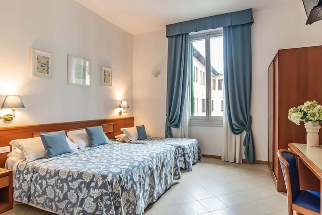 غرفة رباعية بسرير مزدوج وسريرين منفصلين، Bonifacio Hotel 3/10