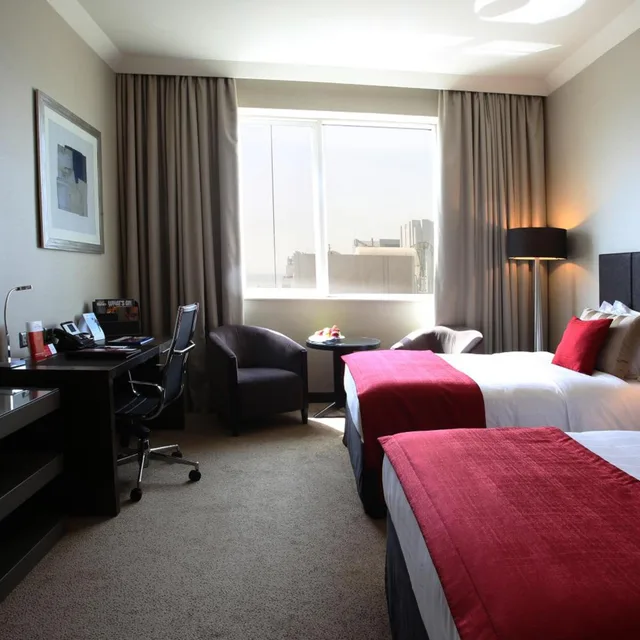 غرفة ديلوكس بسرير فردي للمدخنين، Ramada by Wyndham Abu Dhabi Downtown 4/10
