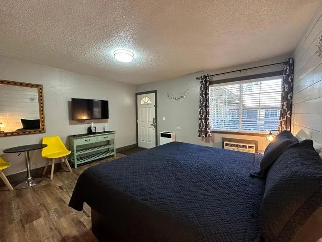 غرفة بسرير كينج، Lake Ridge Hotel 6/10