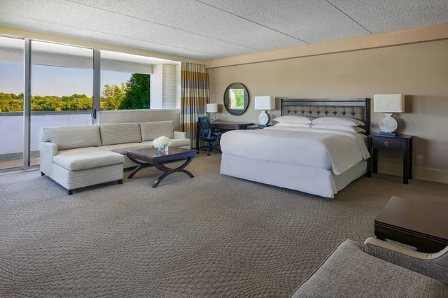 1 Bedroom, Family Suite, Tower, Double Bed، Sheraton Greensboro At Four Seasons 1/2