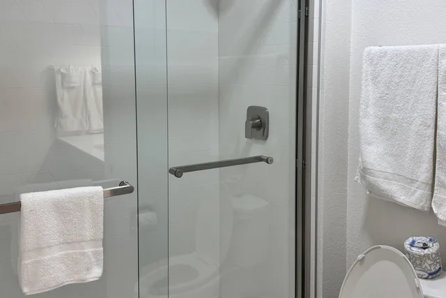 غرفة رباعية بسرير كوين لذوي الإعاقة، Rodeway Inn & Suites Rancho Mirage - Palm Desert Area 5/5