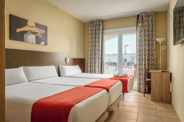 غرفة ثلاثية بثلاثة أسرّة، Canal Olimpic Hotel 3/10