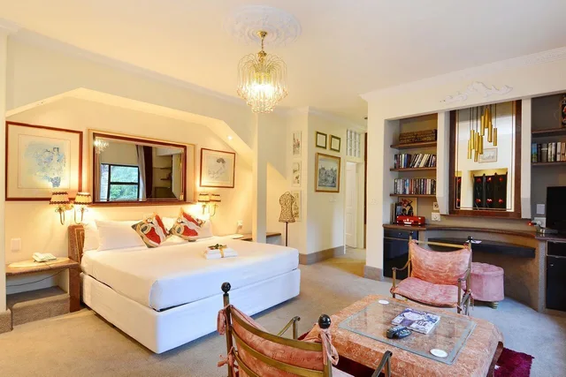 جناح بسرير كوين، Villa Simonne 8/10