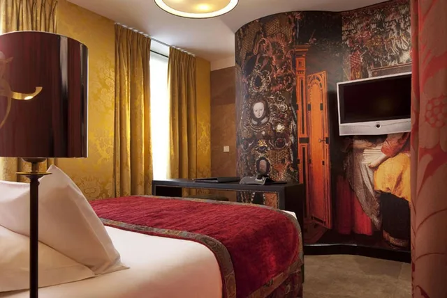 Discovery, Queen Bed, Hotel Le Bellechasse Saint Germain 2/5