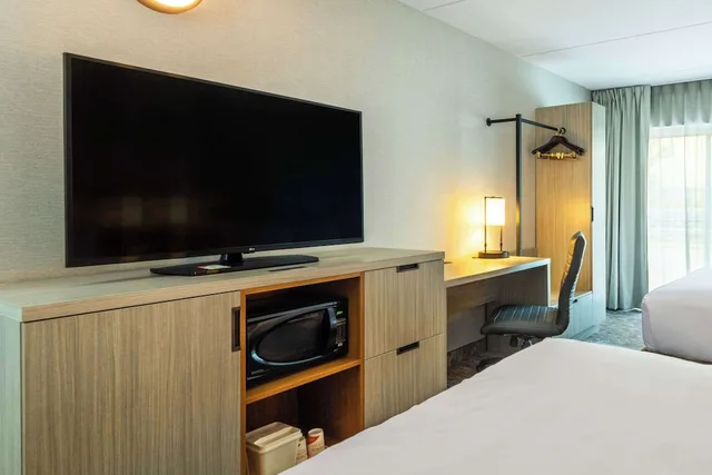غرفة قياسية بسريرين مزدوجين في الطابق الأرضي، Comfort Inn Kingston - Highway 401 10/10