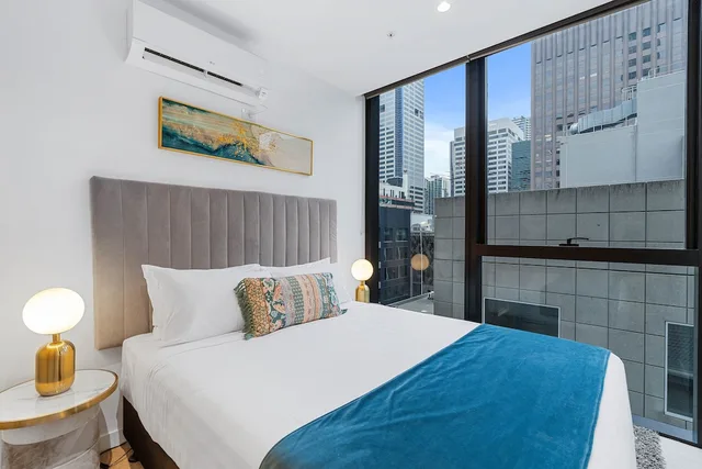 3 Bedrooms, Apartment, 1 King and 2 Queen Beds, 2 Bathrooms، Collins House Apartments by CLLIX 1/6