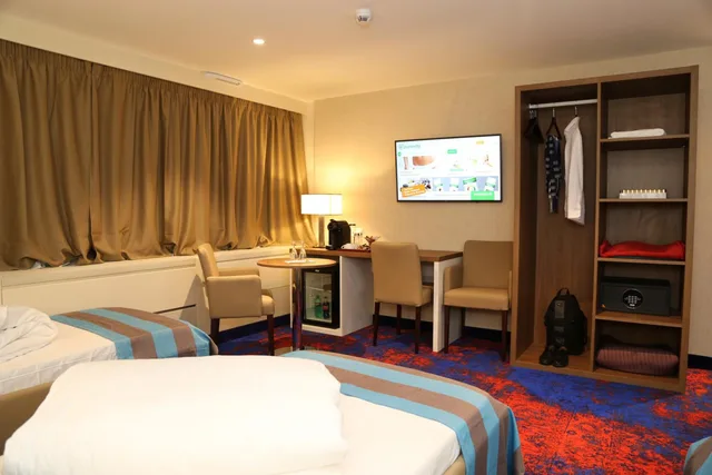 غرفة ثلاثية، My Home Hotel 3/6