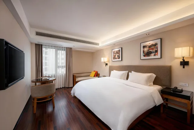 Four Seasons, King Bed، SSAW Boutique Hotel Sanya (Da Dong Hai Branch) 1/1