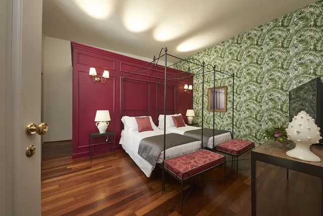 Deluxe, Queen Bed, Peruzzi Urban Residences 5/9