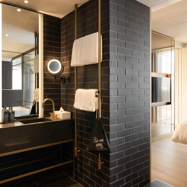 Resident, King Bed، Ruby Emma Hotel & Bar 4/4