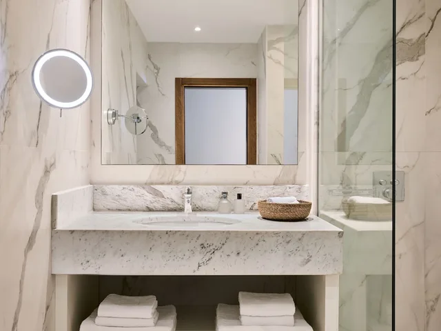 غرفة بسرير مزدوج بإطلالة على البحر، Grecotel LUXME White 3/4