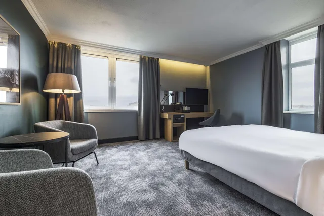 Superior, Master View, Radisson Hotel York 2/10