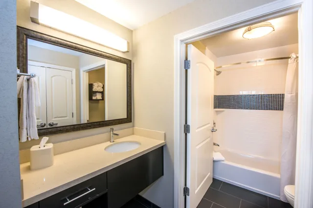 1 Bedroom, Suite, 2 Queen Beds, Kitchen, Staybridge Suites Albany Wolf Rd Colonie Center 5/5