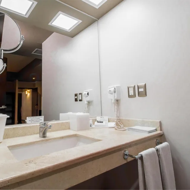 غرفة بسريرين كوين يُسمح فيها بالحيوانات الأليفة، Best Western Plus Santa Cecilia Pachuca 7/7