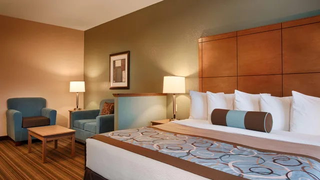 جناح، Best Western Plus Seminole Hotel and Suites 1/4