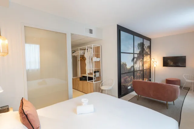 1 Bedroom, Suite, Hotel Ker Lann Aeroport 1/4