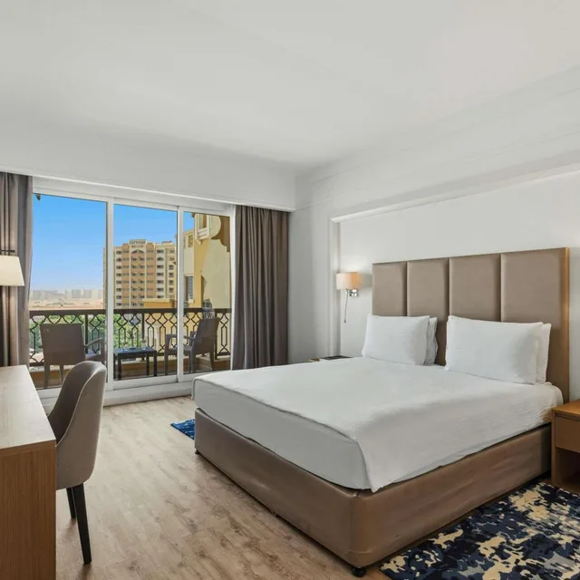2 Bedrooms, Family Suite, King Bed, Pool or Sea View، Rixos Bab Al Bahr 3/10