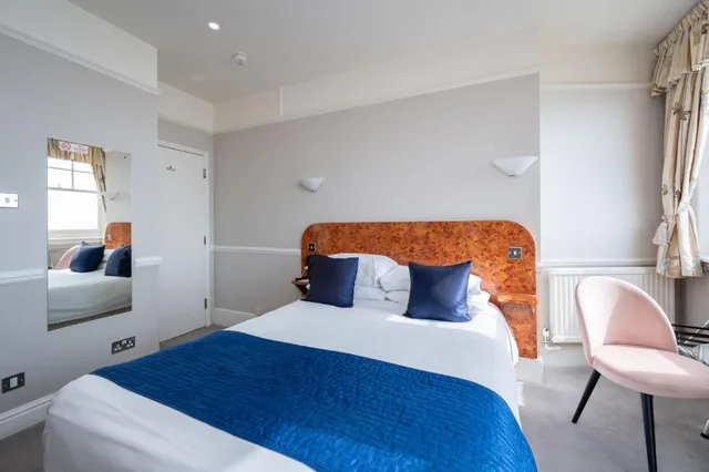 غرفة مريحة بسرير مزدوج بإطلالة على البحر، The Lanes Hotel 1/6