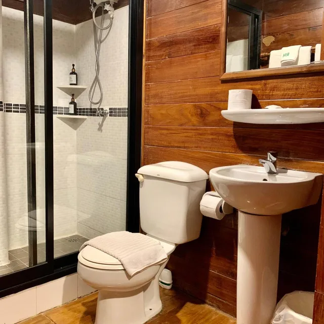 غرفة قياسية ثلاثية بإطلالة على النهر، RIVERHOUSE HOTEL 3/4