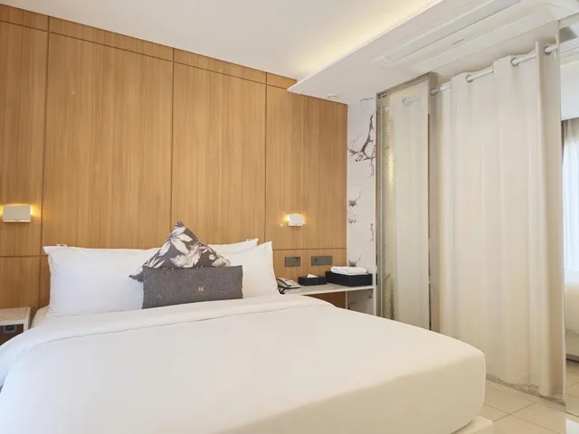 غرفة ديلوكس بسرير كوين بحوض استحمام، Hotel The May Jongno 1/10