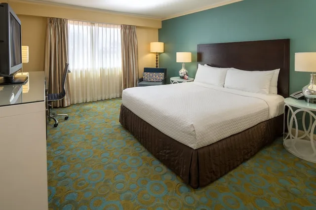 غرفة بريميوم بسرير كوين، Crowne Plaza Cabana, Palo Alto 2/2