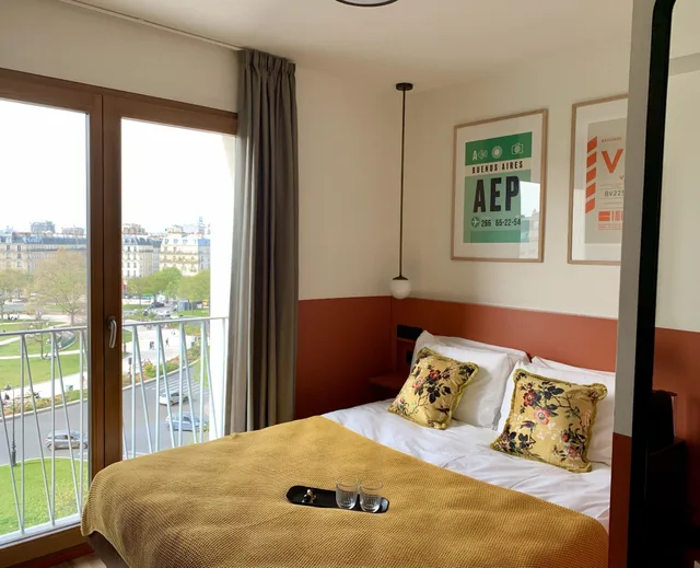Room, Double Bed, City View, The People Paris Nation 4/10