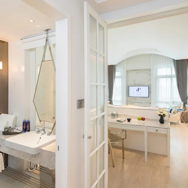 Superior, Double Bed, De Princess Hotel Udonthani 9/10