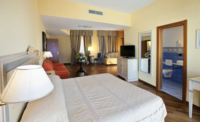 غرفة سوبيريور بسريرين منفصلين بإطلالة على البحر بشرفة، Punta Campanella Resort And Spa 1/9