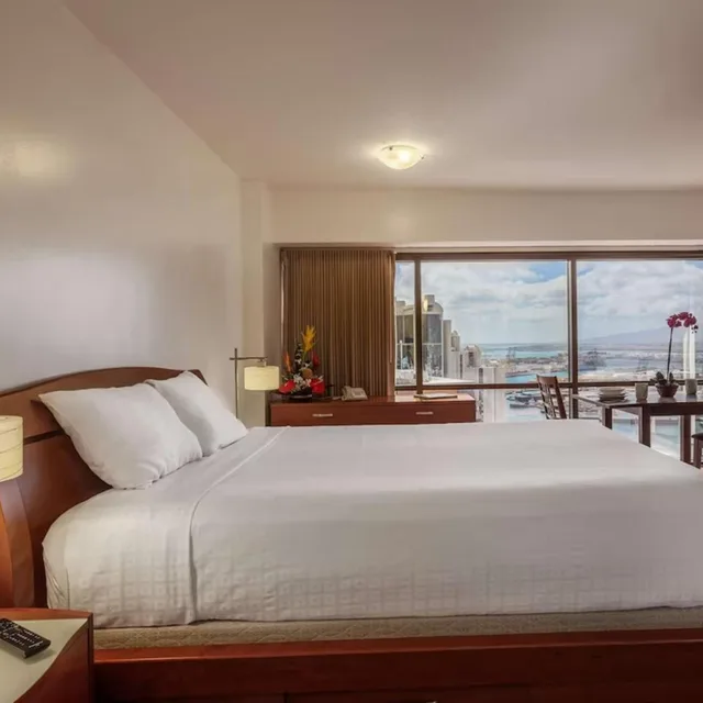 Harbor, Suite, Ocean or Ocean View، Aston at the Executive Centre Hotel 1/4