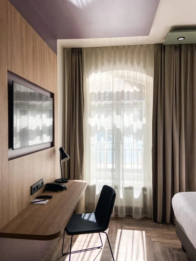 غرفة بسرير كينج، Conti Hotel 1/3
