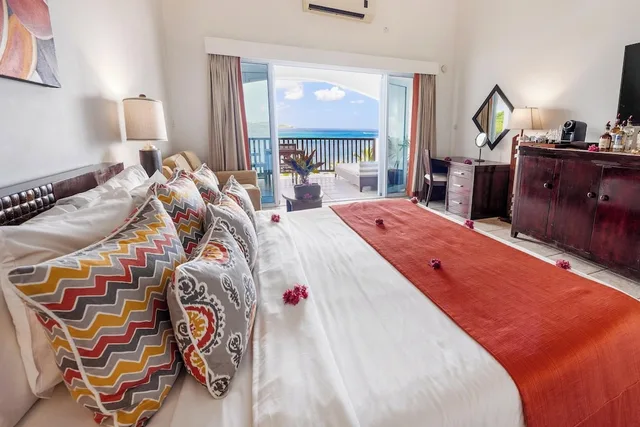 Sunset, Junior Suite, King Bed، Calabash Cove Resort And Spa - Adults Only 2/10